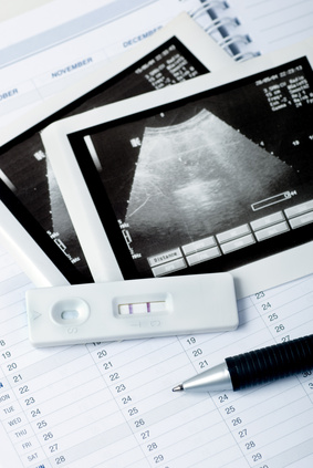 imagens de ecografias e teste de gravidez